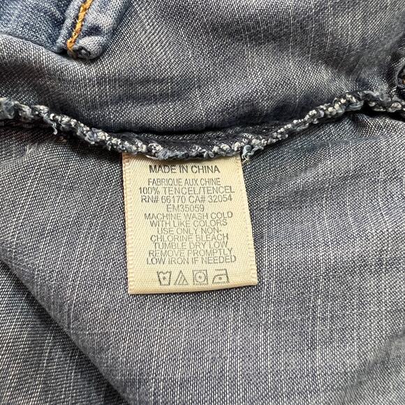 Cloth & Stone Chambray Button Up Shirt Size Medium Casual Lightweight Classic - Picture 7 of 12